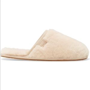 NWT Ugg Women's Slippers Cream fluffette
